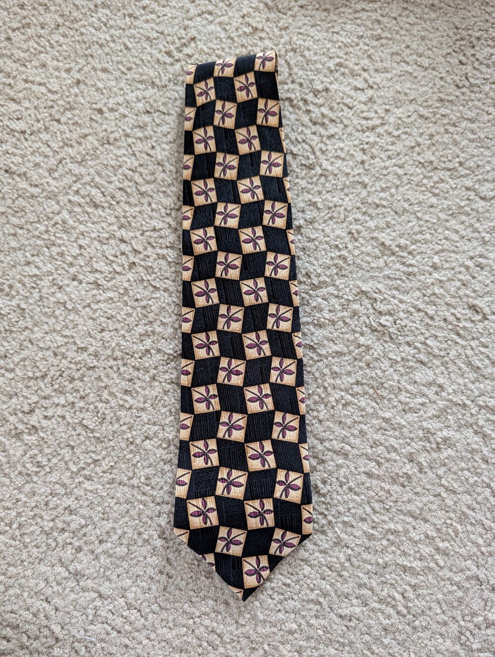 Classic Black and Pale Yellow Extra Long Silk Patterned Men’s Tie